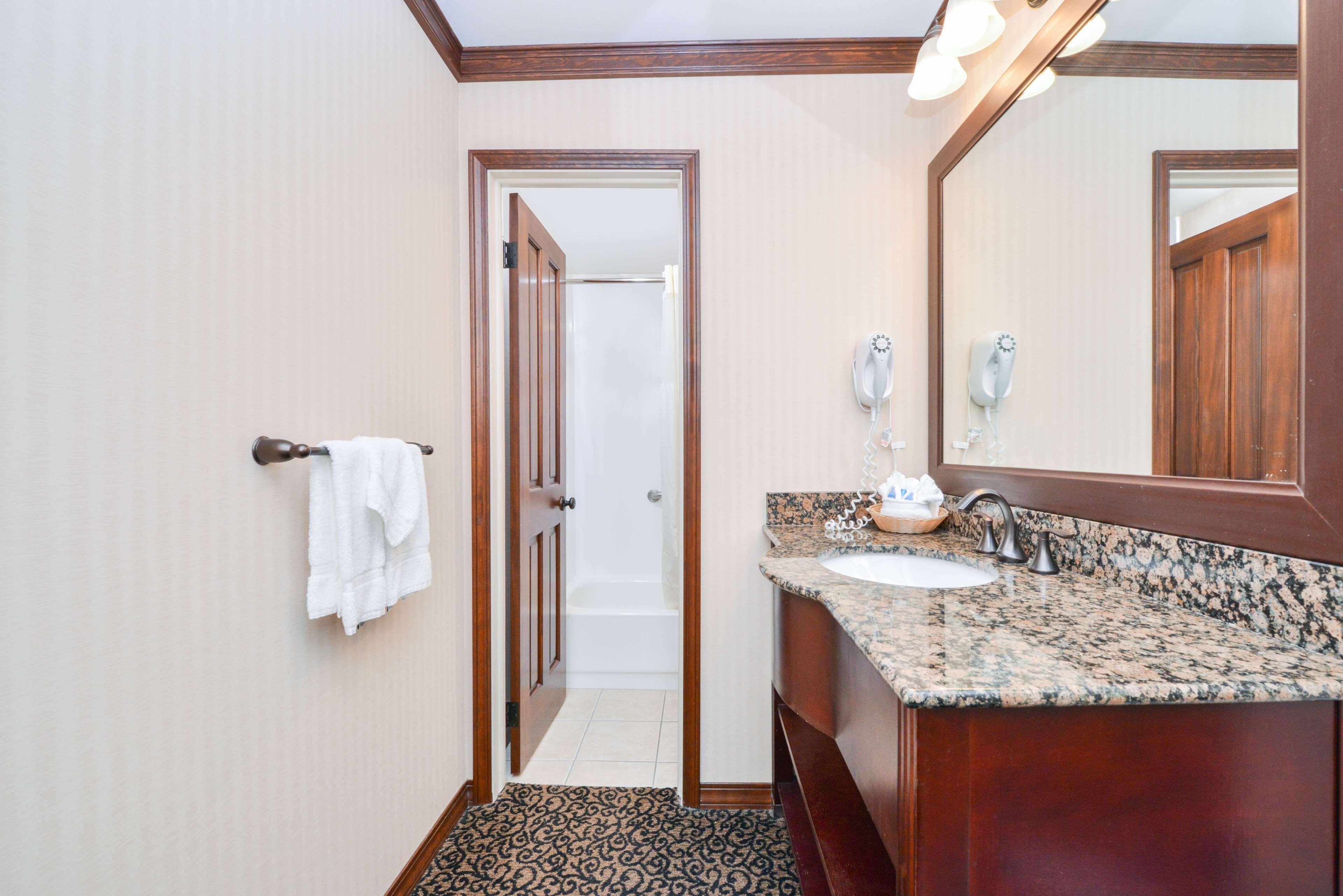 Best Western Edgewater Resort Sandpoint Exterior photo