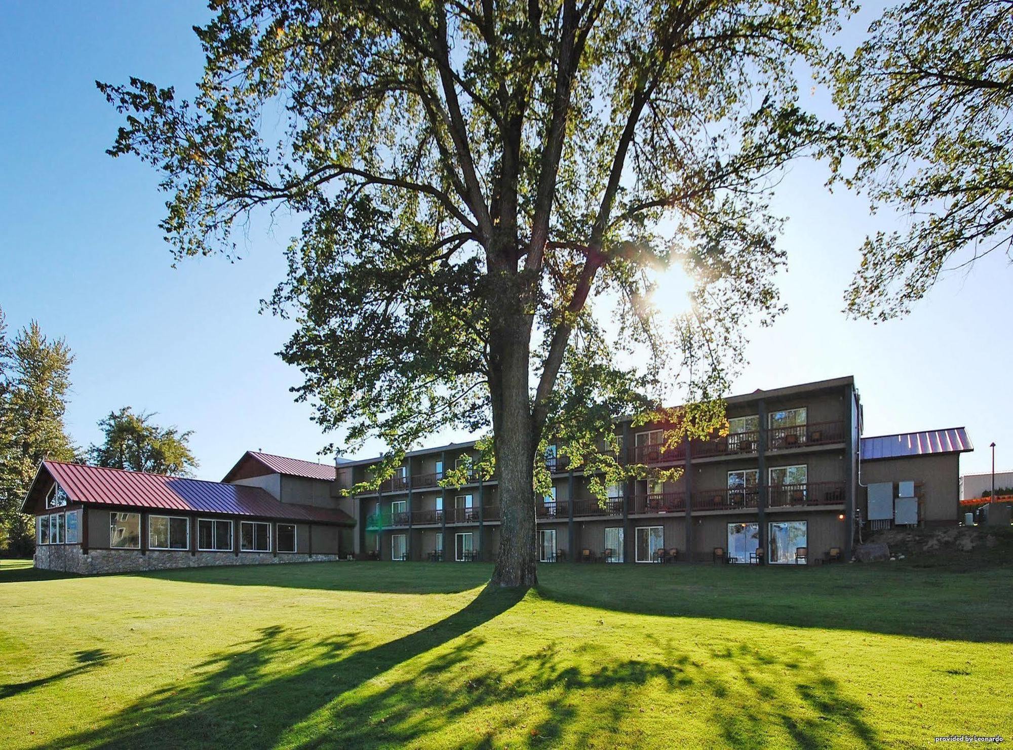 Best Western Edgewater Resort Sandpoint Exterior photo